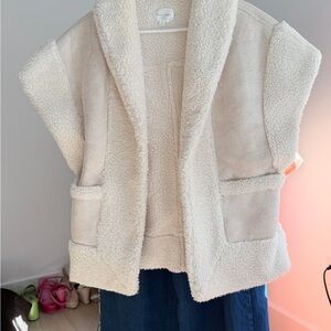 Line & Dot Cream Sherpa Vest